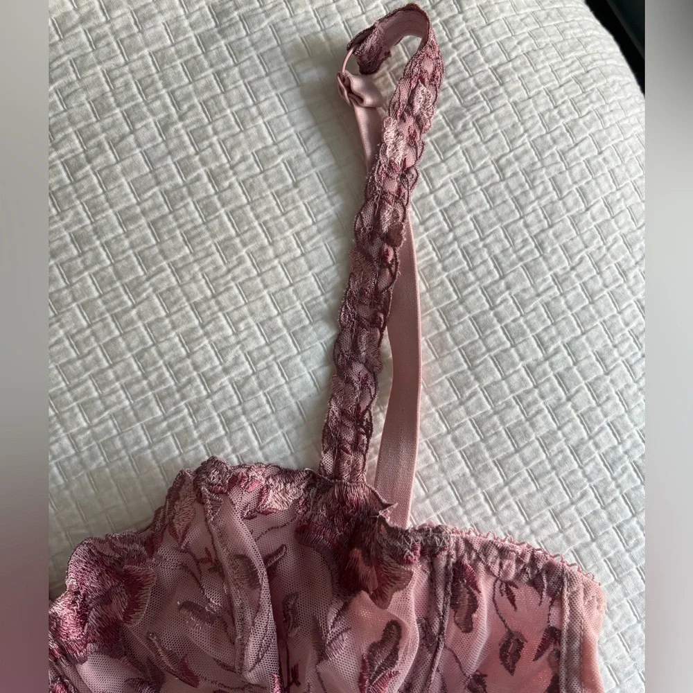 La Vie En Rose Unlined Balconette Bra - Picture 5 of 9